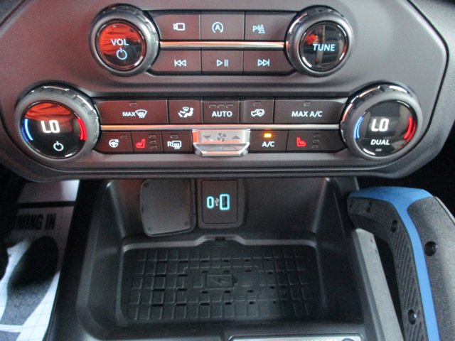 Vehicle image 15 of 26