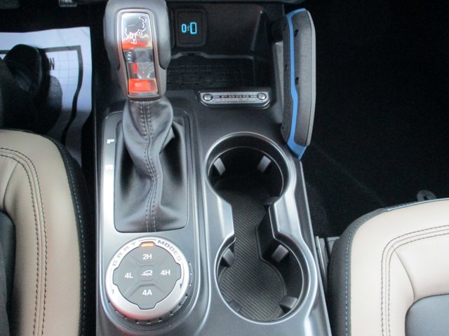 Vehicle image 14 of 26