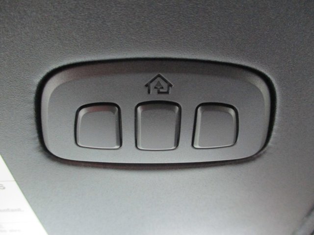 Vehicle image 19 of 26