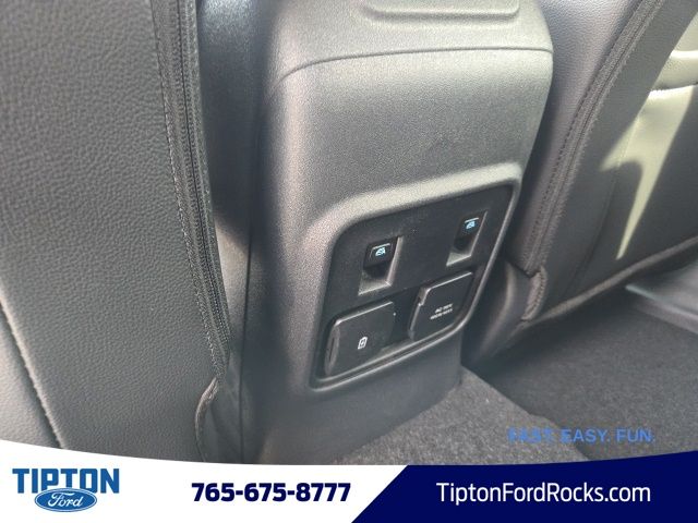 Vehicle image 37 of 45