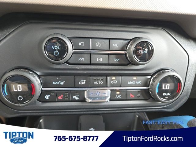 Vehicle image 18 of 45