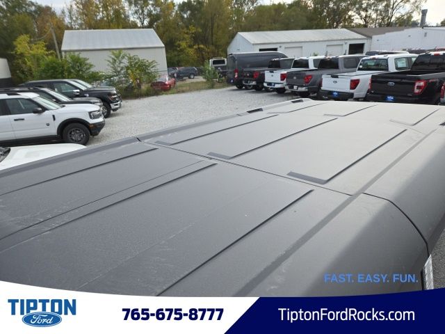 Vehicle image 27 of 45