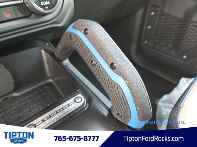 Vehicle image 21 of 45