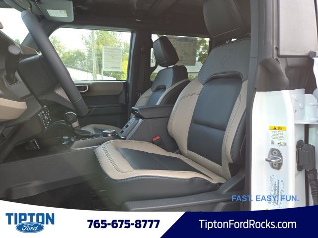 Vehicle image 14 of 45