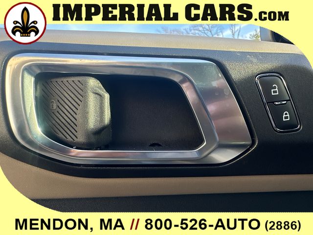 Vehicle image 16 of 38