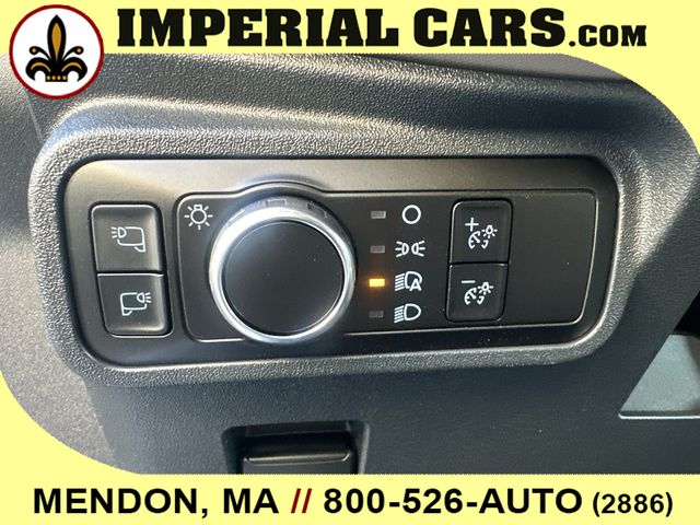 Vehicle image 25 of 38