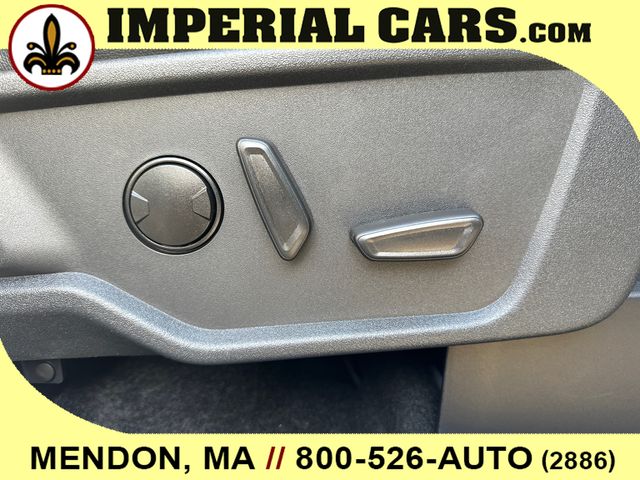 Vehicle image 18 of 38