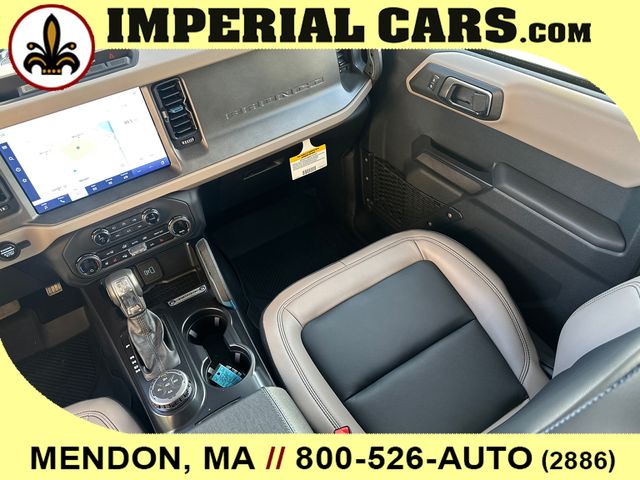 Vehicle image 34 of 38