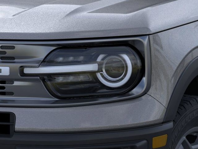 Vehicle image 18 of 23