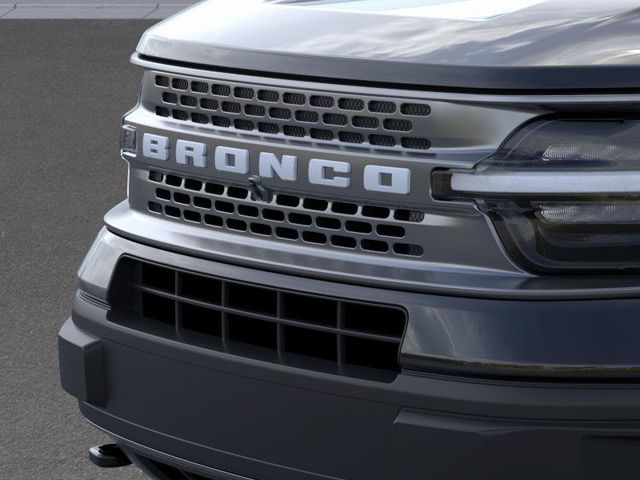 Vehicle image 21 of 23