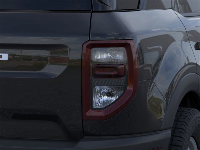 Vehicle image 21 of 23