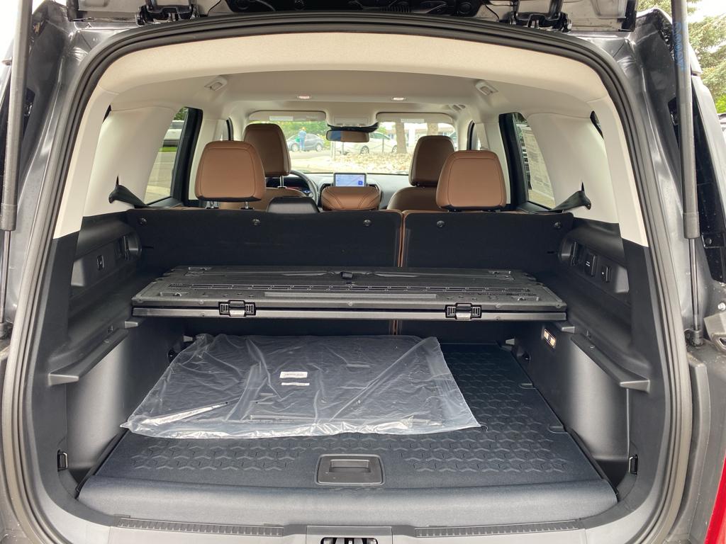 Vehicle image 3 of 25