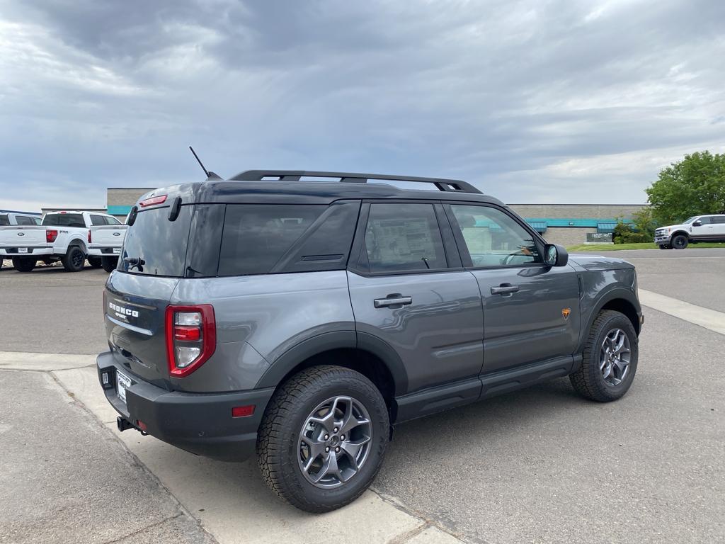 Vehicle image 18 of 25