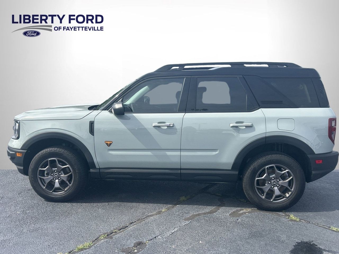 Vehicle image 6 of 40