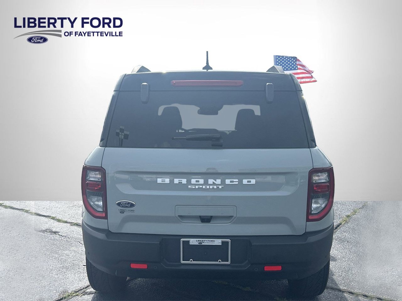Vehicle image 4 of 40