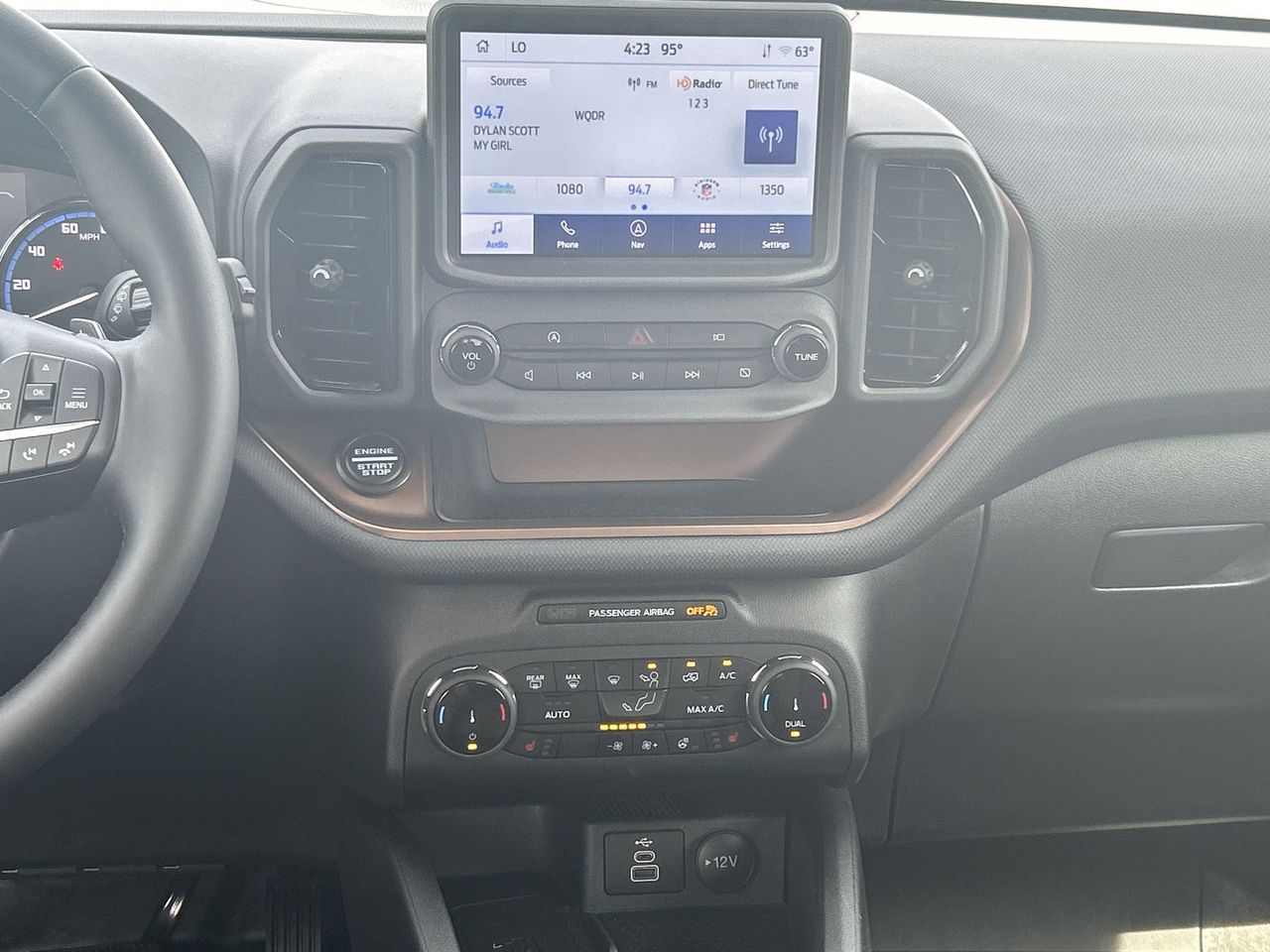 Vehicle image 17 of 40