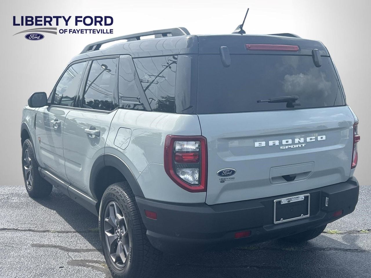 Vehicle image 5 of 40