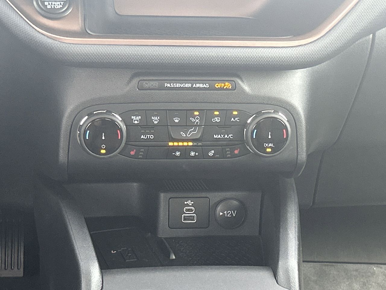 Vehicle image 38 of 40