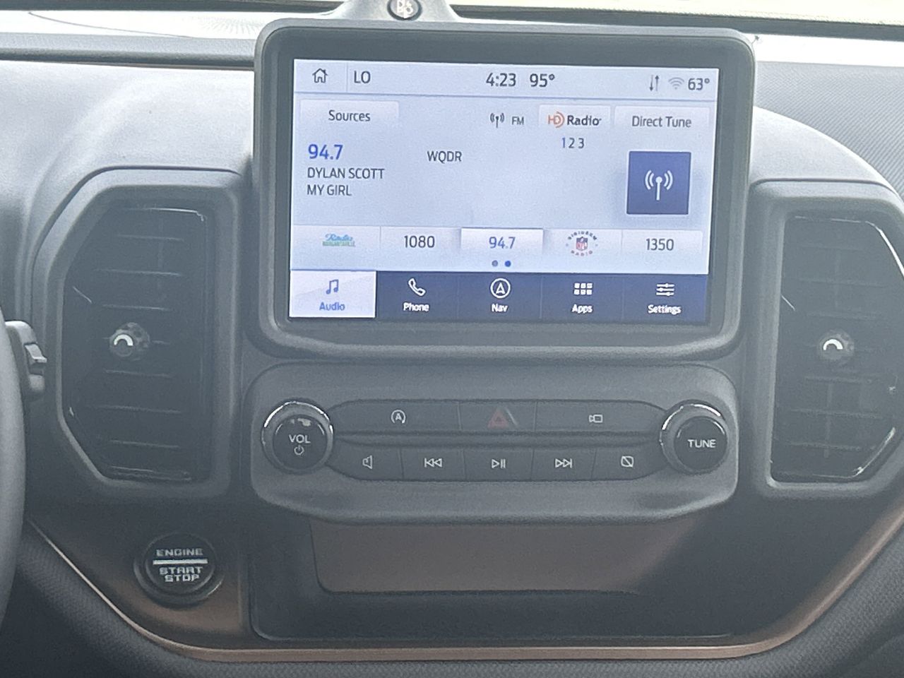 Vehicle image 15 of 40