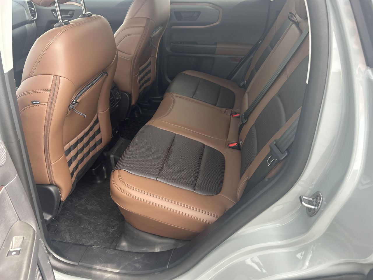 Vehicle image 10 of 40