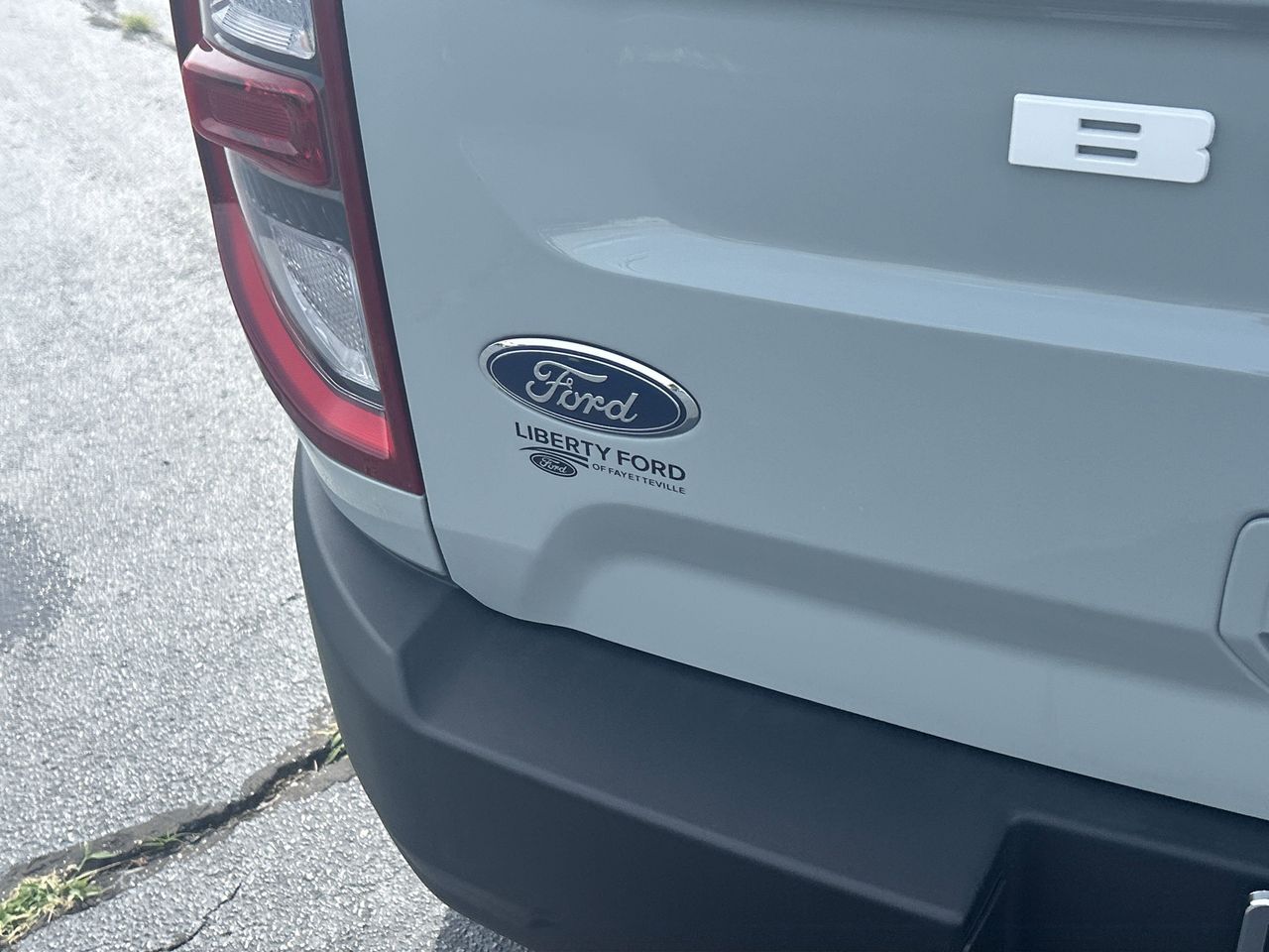 Vehicle image 26 of 40