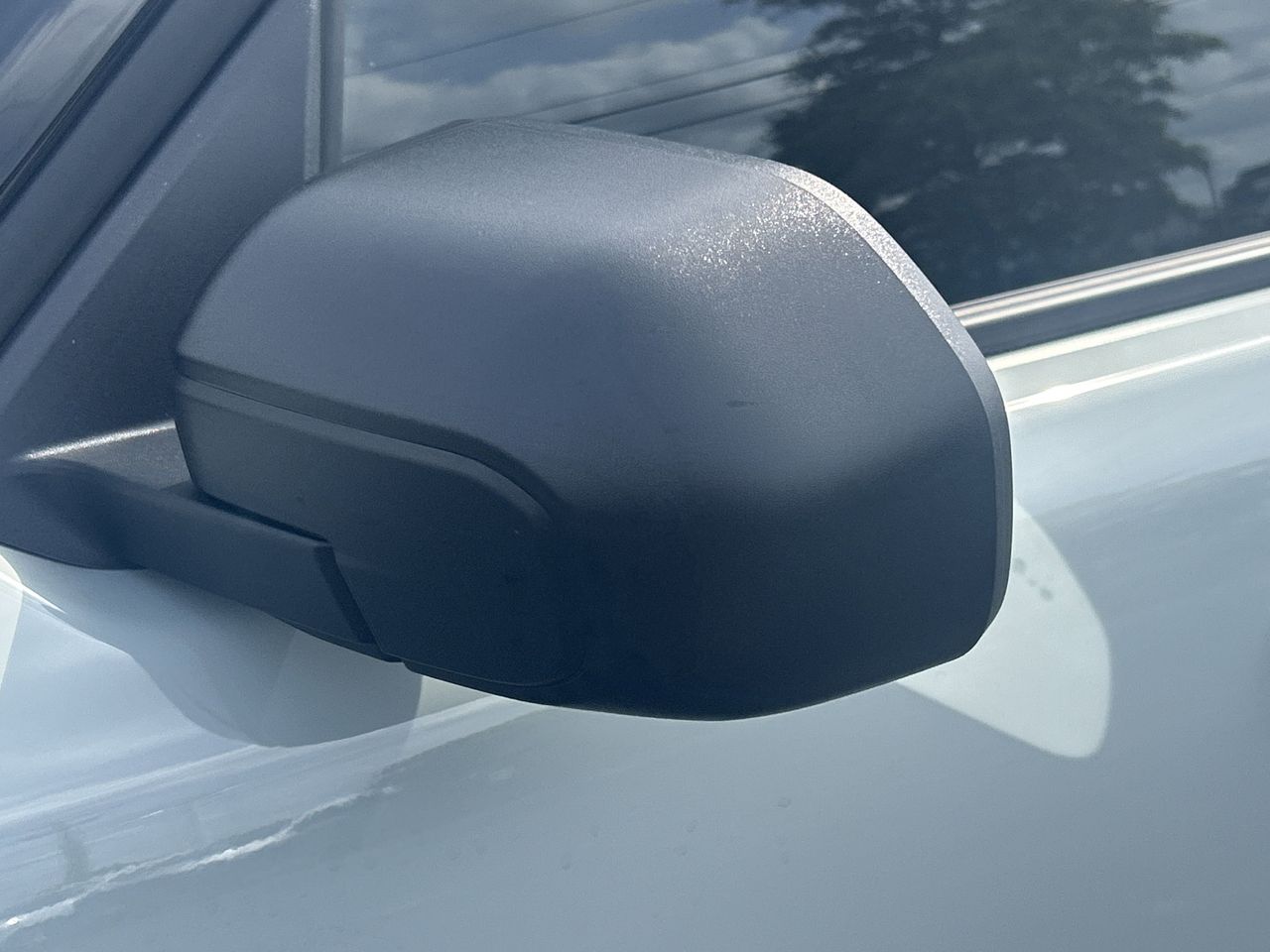 Vehicle image 37 of 40