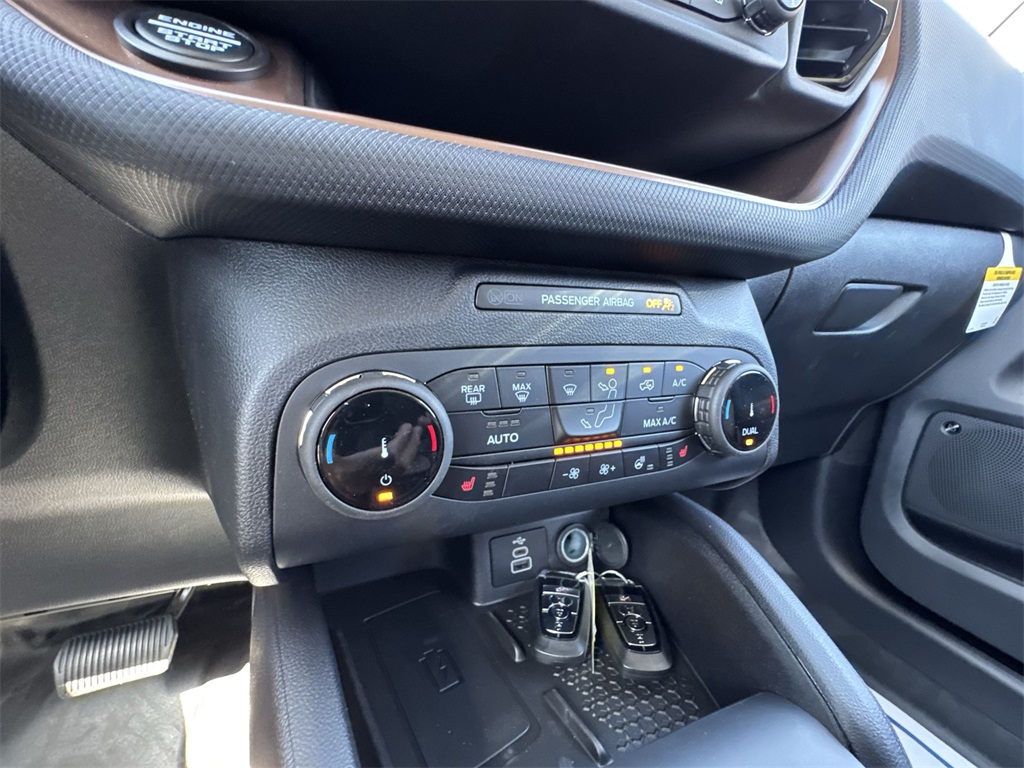 Vehicle image 20 of 27