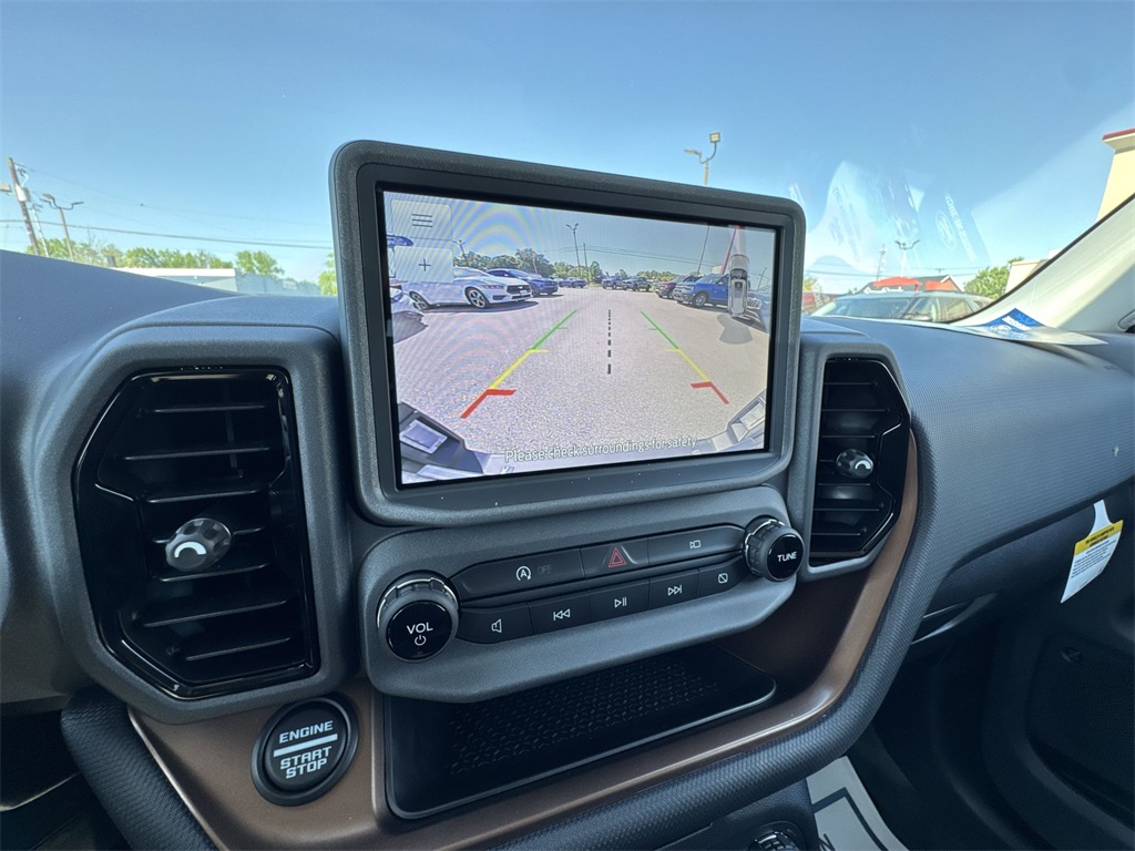Vehicle image 18 of 27