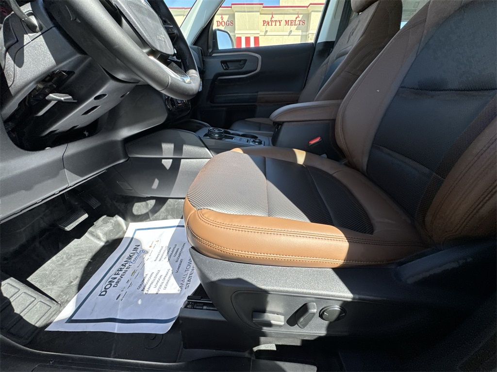 Vehicle image 13 of 27