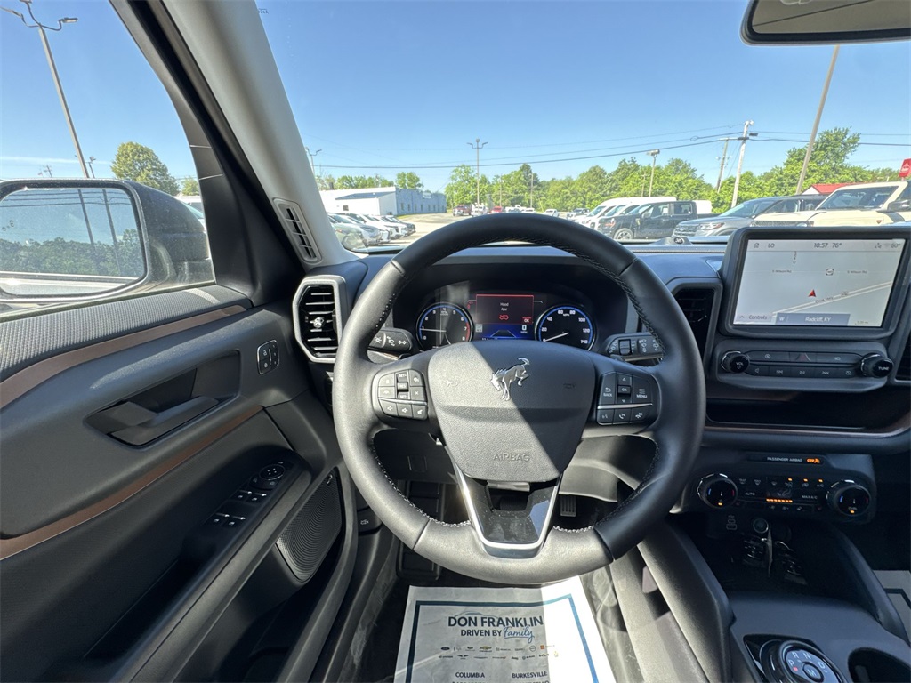 Vehicle image 15 of 27