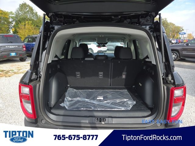 Vehicle image 27 of 41