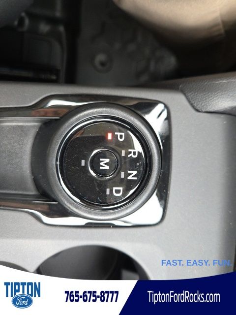 Vehicle image 33 of 41