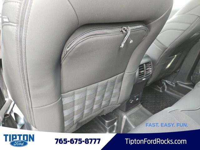 Vehicle image 34 of 41
