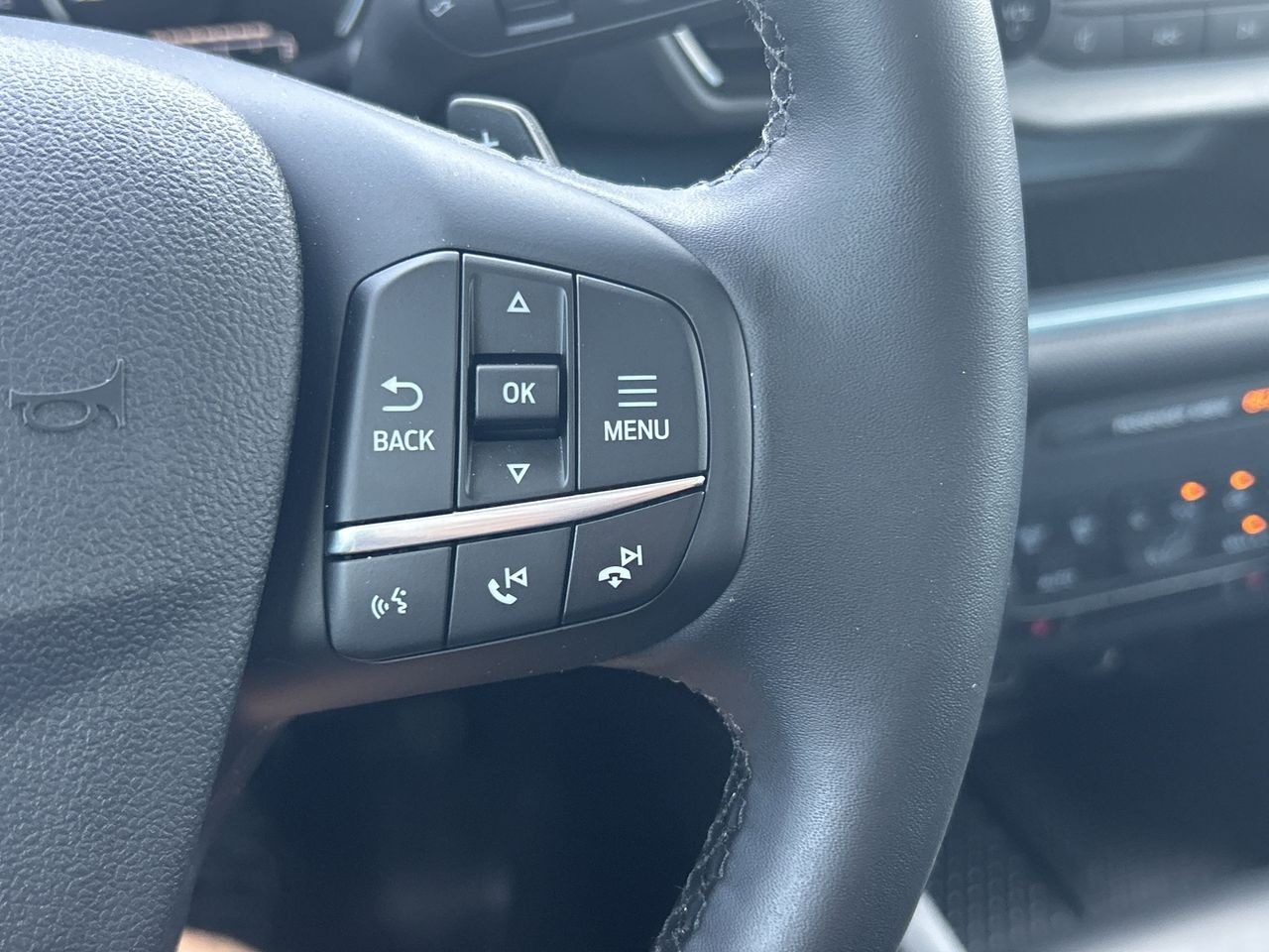 Vehicle image 27 of 42