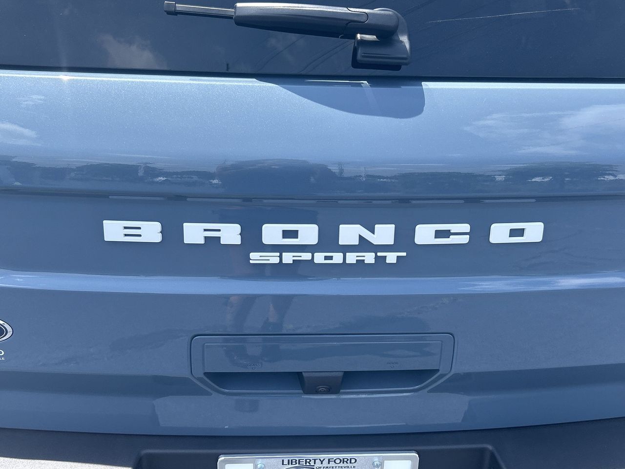 Vehicle image 19 of 42