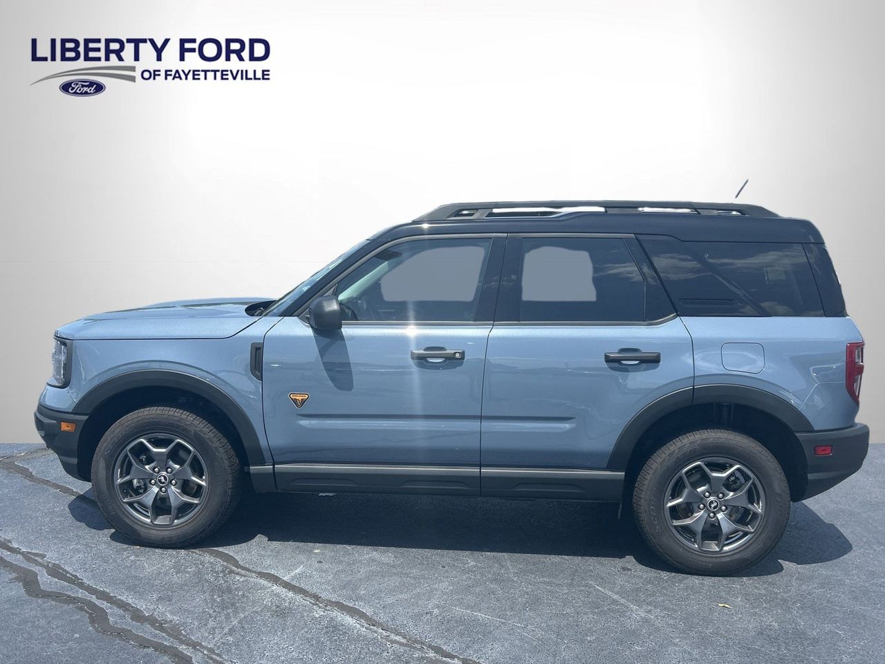 Vehicle image 10 of 42