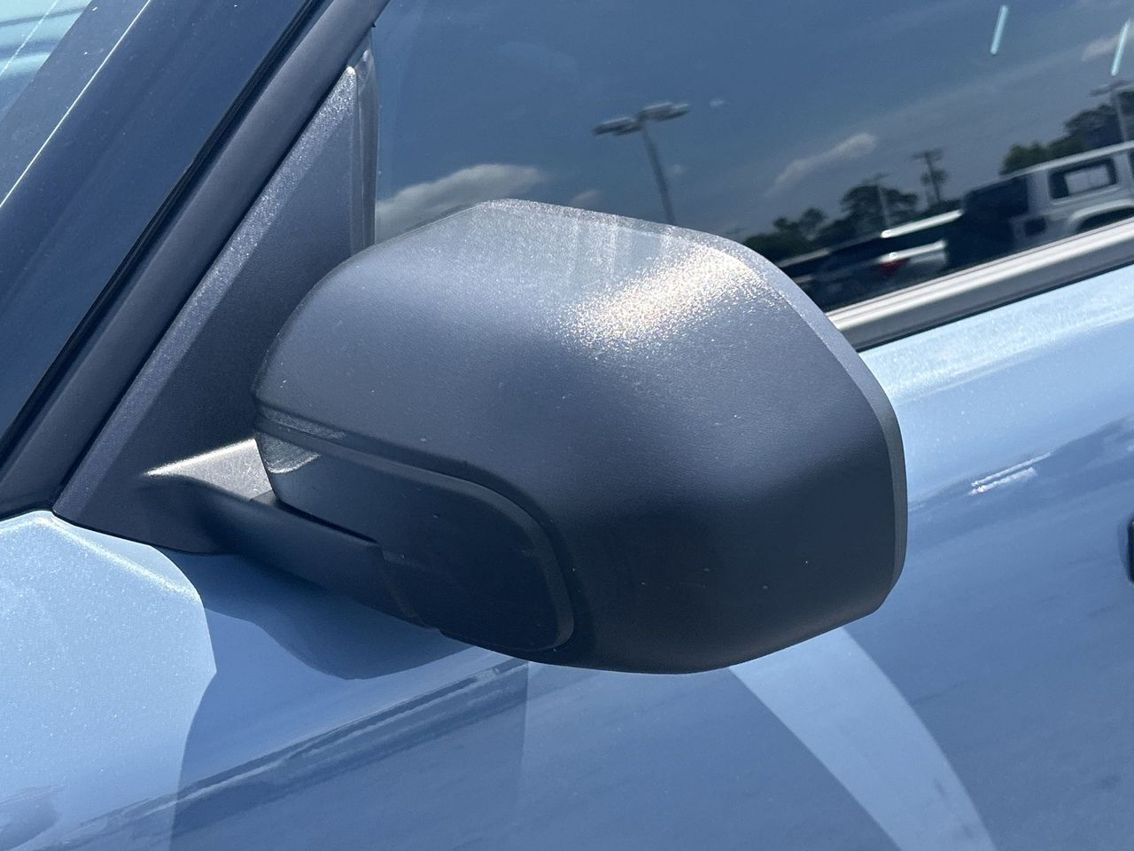 Vehicle image 40 of 42