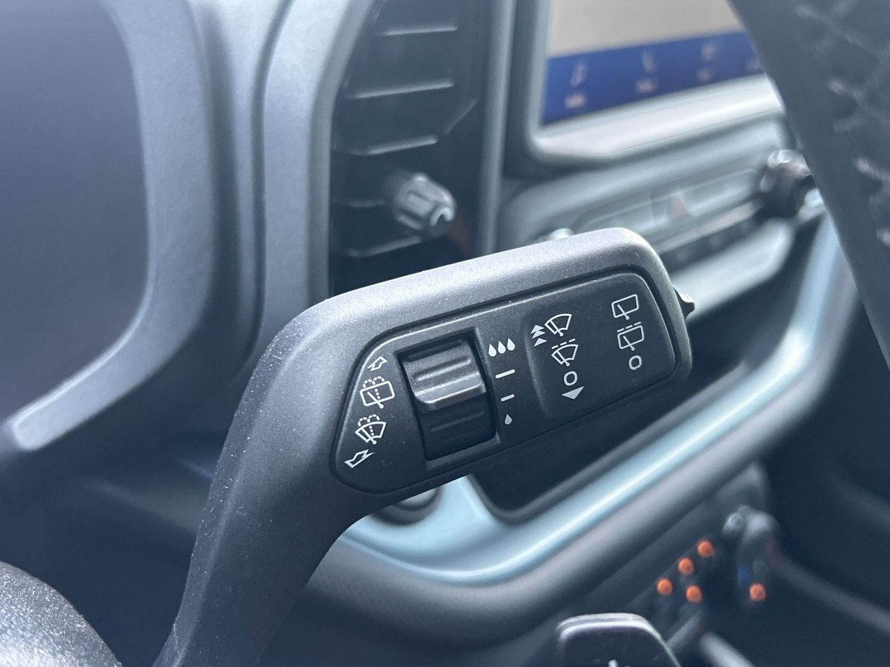Vehicle image 31 of 42