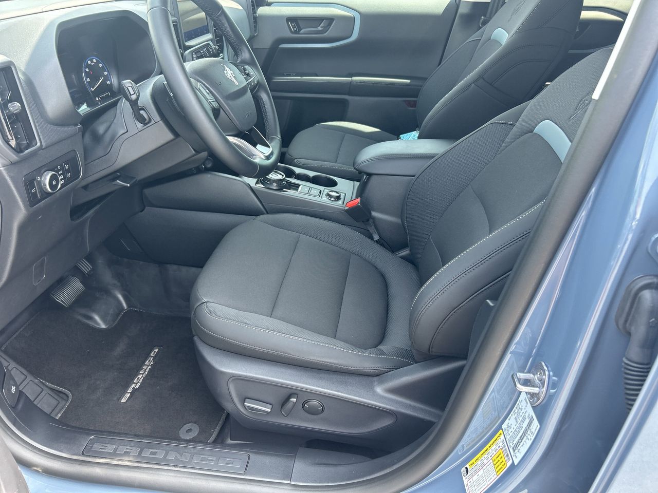 Vehicle image 36 of 42