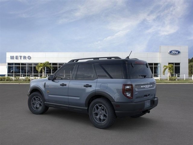 Vehicle image 7 of 23