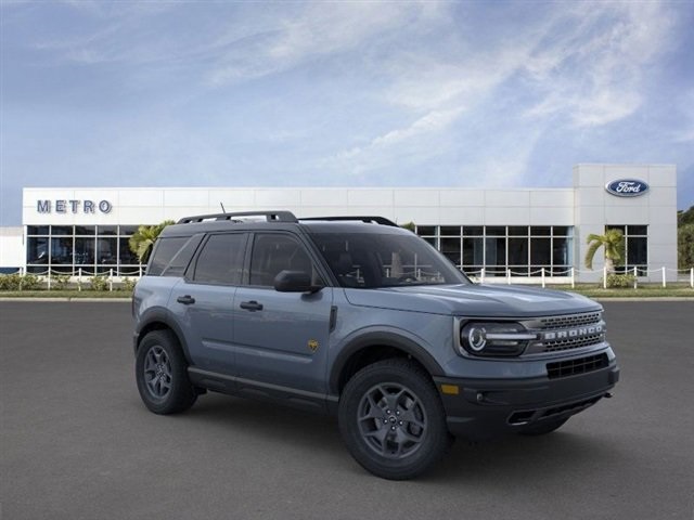 Vehicle image 4 of 23