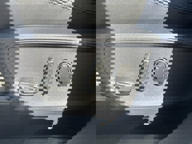 Vehicle image 16 of 24
