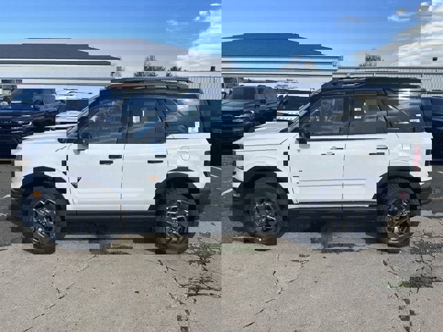 Vehicle image 8 of 24