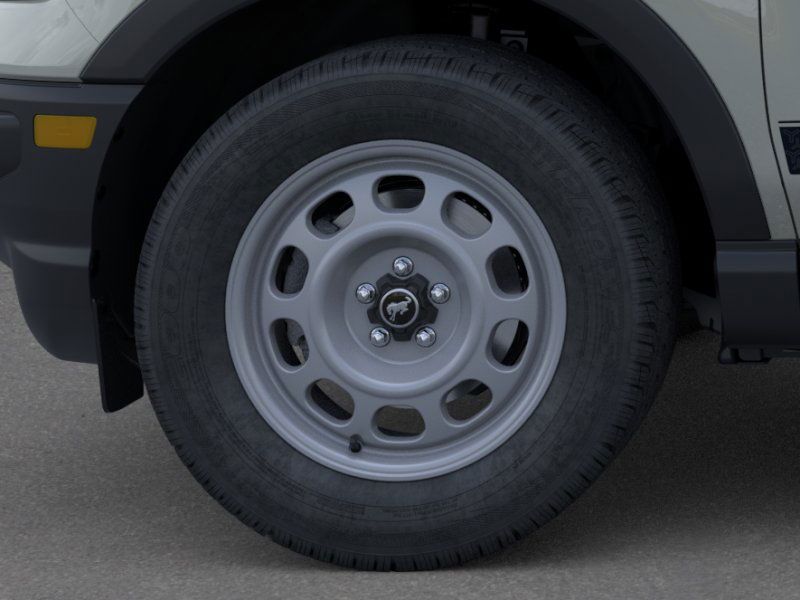 Vehicle image 19 of 23