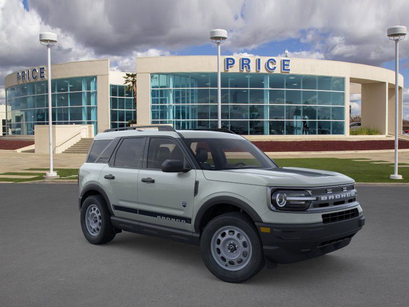 Vehicle image 4 of 23