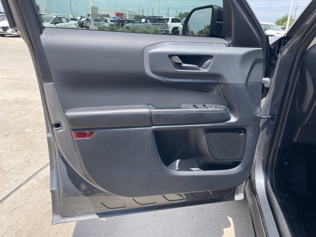 Vehicle image 16 of 21