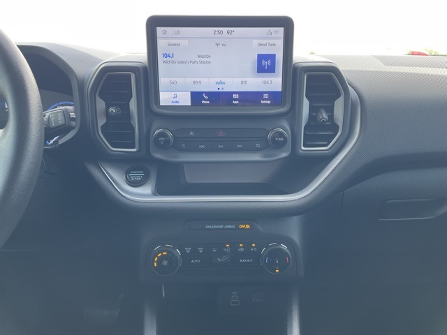 Vehicle image 15 of 21