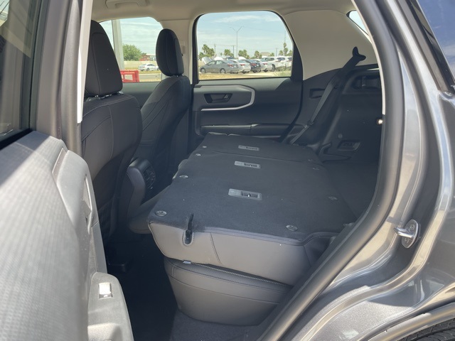 Vehicle image 11 of 21