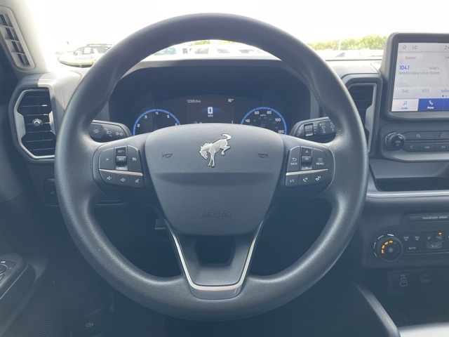 Vehicle image 19 of 21