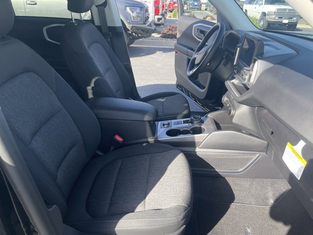Vehicle image 7 of 10